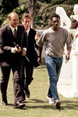 ¿Buscas una película sobre un detective que lucha contra la corrupción urbana con toques de comedia negra? ¡Beverly Hills Cop te espera!